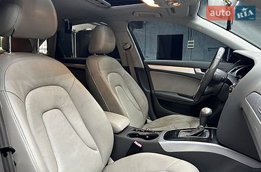 Седан Audi A4 2011 в Чернівцях