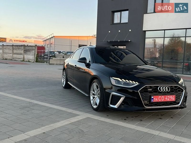 Седан Audi A4 2023 в Ивано-Франковске