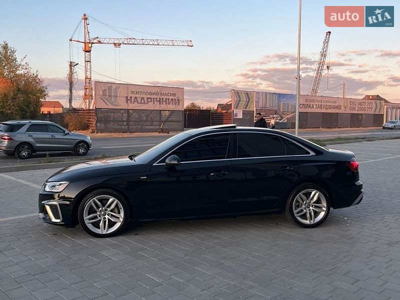 Седан Audi A4 2023 в Ивано-Франковске