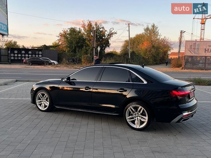 Седан Audi A4 2023 в Івано-Франківську
