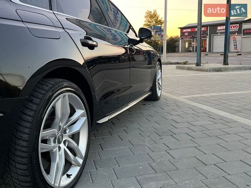 Седан Audi A4 2023 в Ивано-Франковске