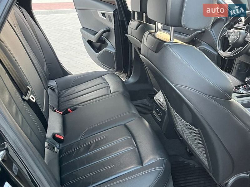 Седан Audi A4 2023 в Ивано-Франковске