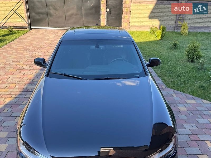 Седан Audi A4 2013 в Луцке