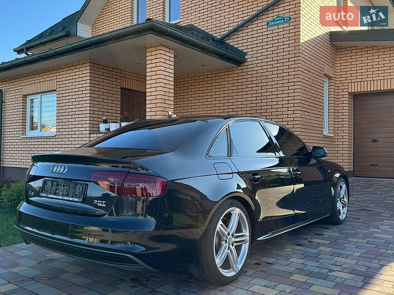 Седан Audi A4 2013 в Луцке