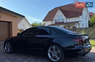 Седан Audi A4 2013 в Луцке