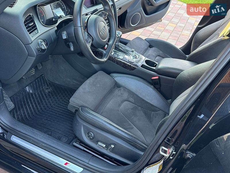 Седан Audi A4 2013 в Луцке