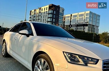 Седан Audi A4 2017 в Городку