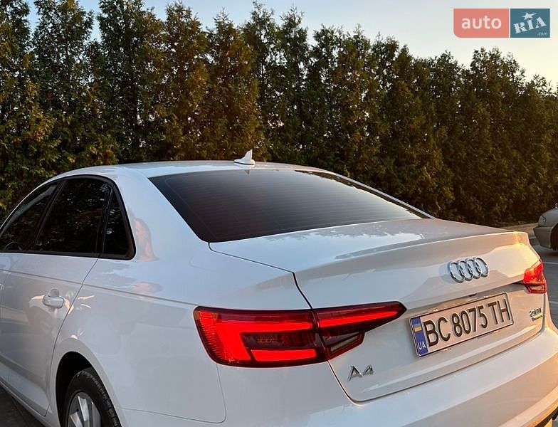 Седан Audi A4 2017 в Городку