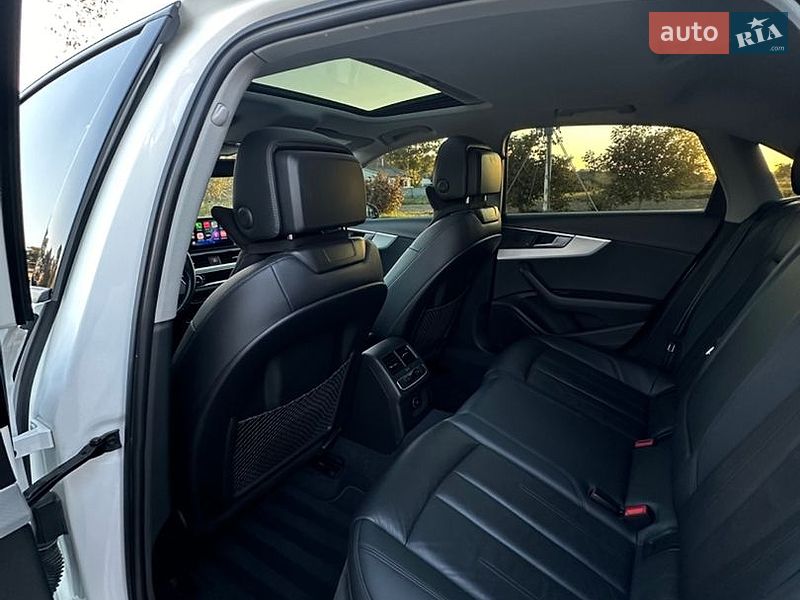 Седан Audi A4 2017 в Городку
