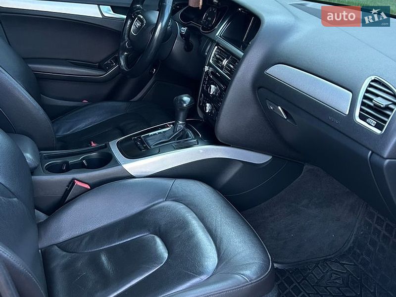 Седан Audi A4 2013 в Черкасах