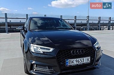 Седан Audi A4 2016 в Ровно