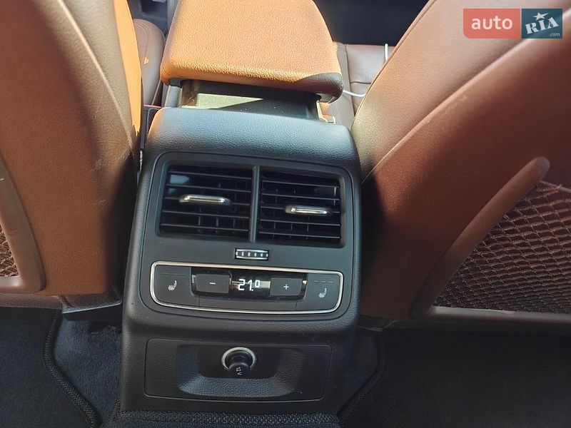 Седан Audi A4 2016 в Ровно