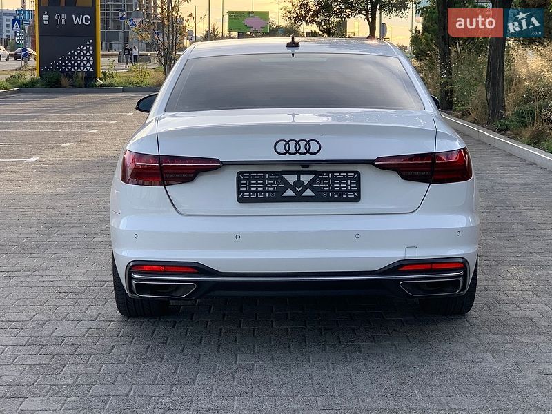 Седан Audi A4 2023 в Києві