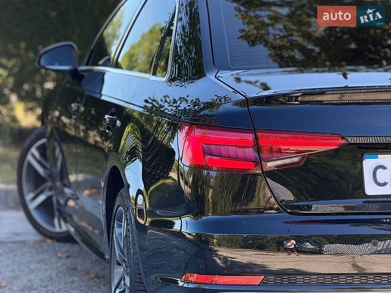 Седан Audi A4 2015 в Стрию