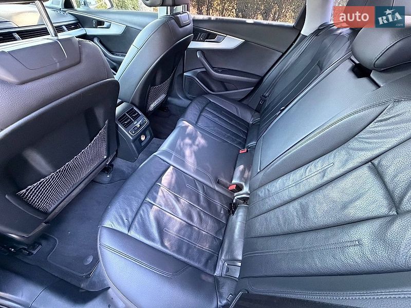 Седан Audi A4 2015 в Стрию