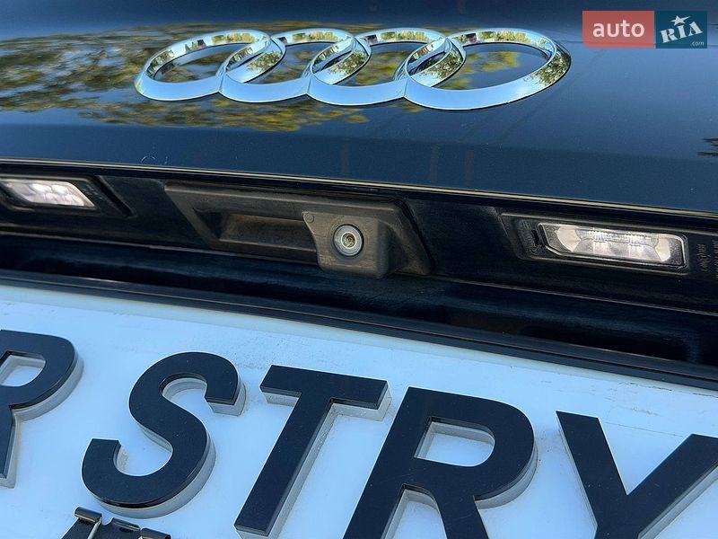 Седан Audi A4 2015 в Стрию