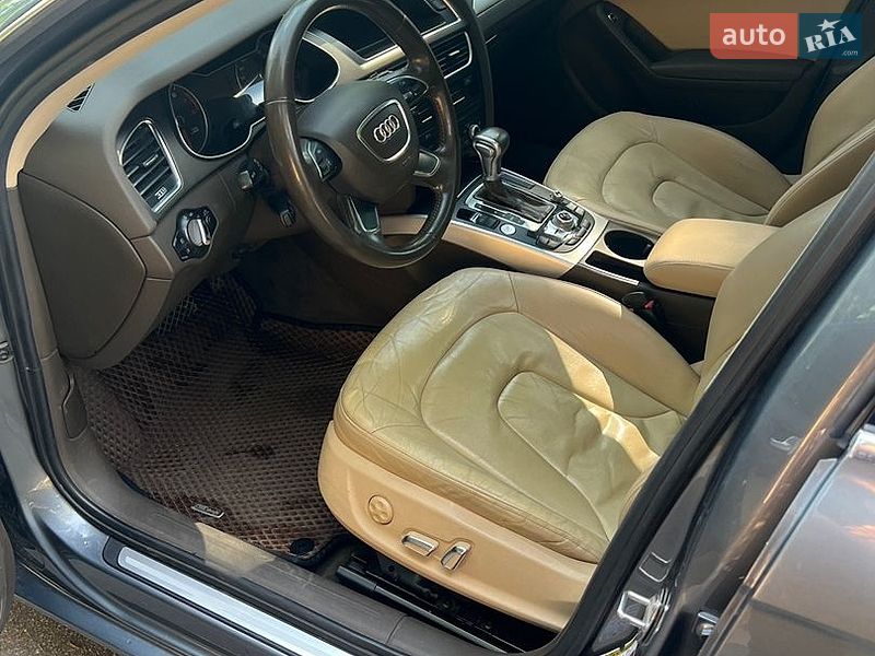 Седан Audi A4 2012 в Полтаве