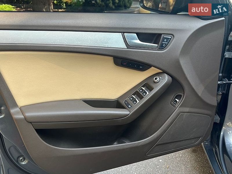 Седан Audi A4 2012 в Полтаве