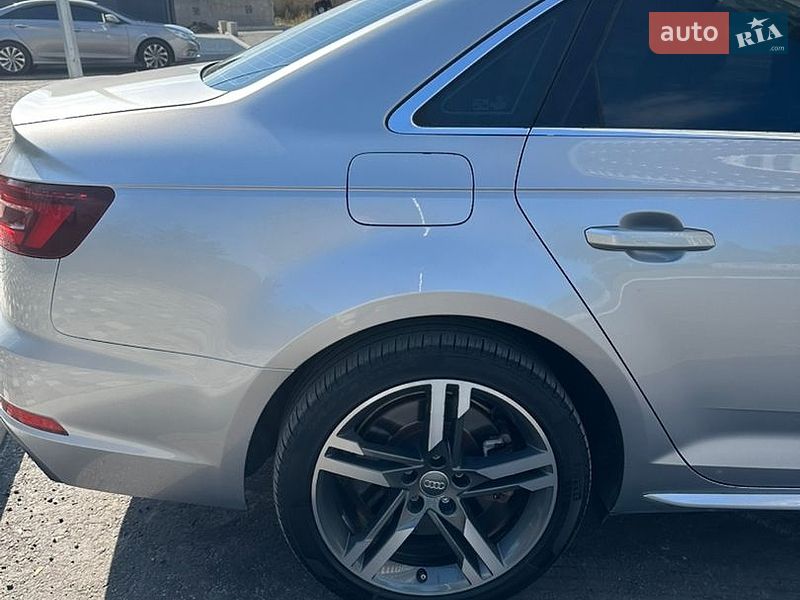 Седан Audi A4 2018 в Киеве