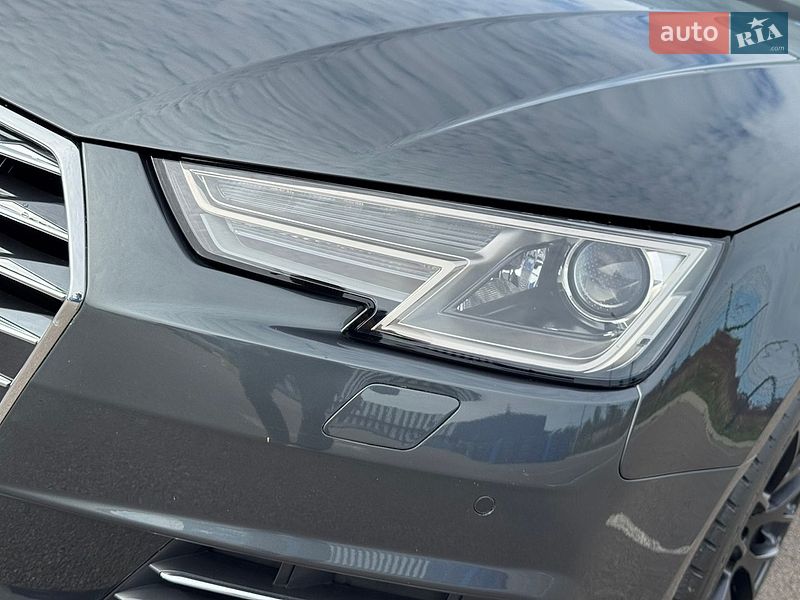 Седан Audi A4 2016 в Ровно