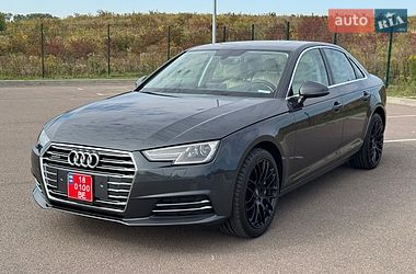 Седан Audi A4 2016 в Ровно
