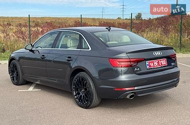 Седан Audi A4 2016 в Ровно