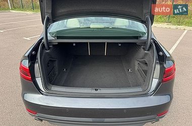 Седан Audi A4 2016 в Ровно