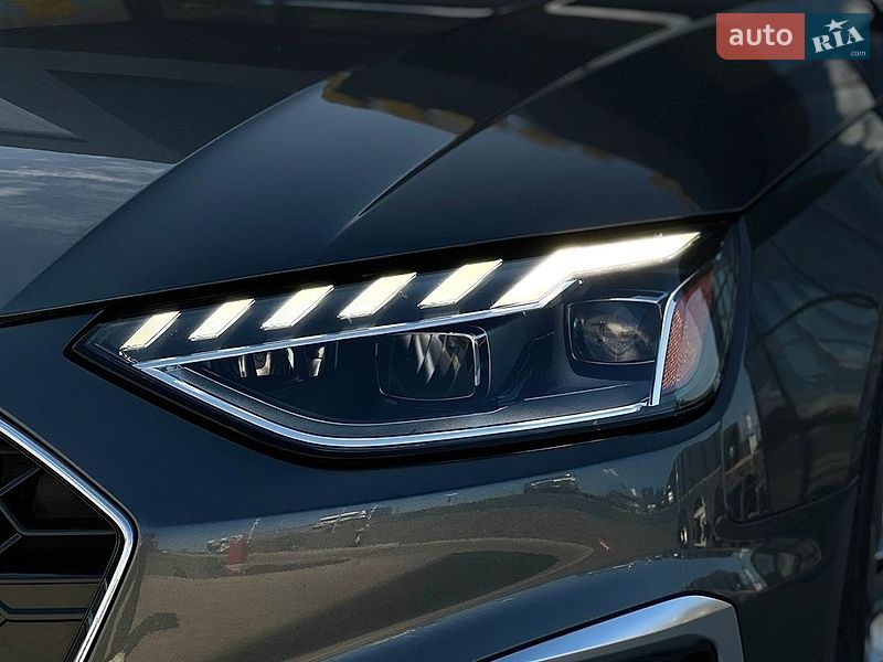 Седан Audi A4 2021 в Львові