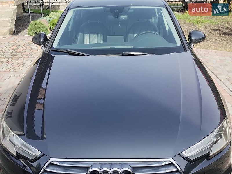Седан Audi A4 2019 в Львові