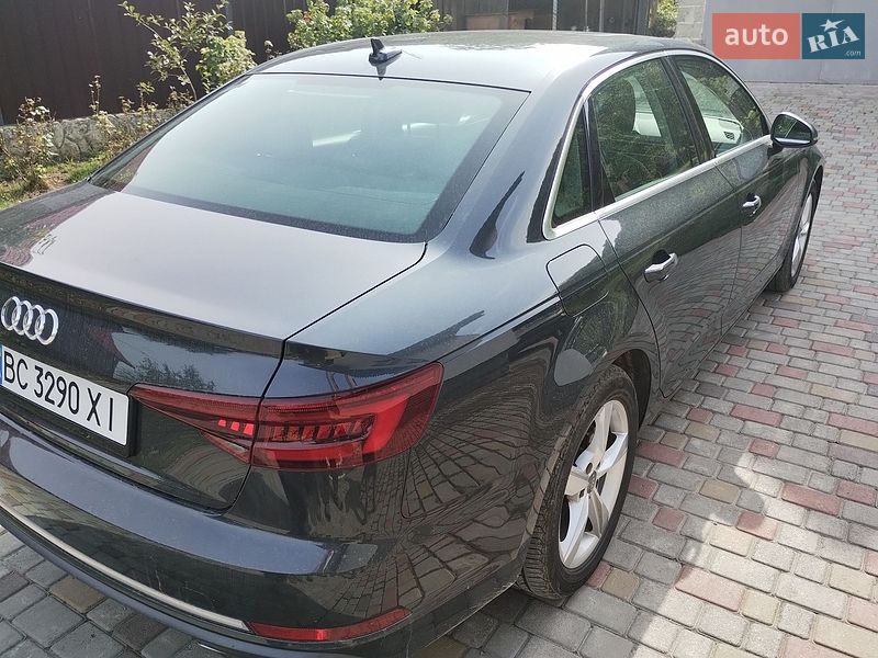 Седан Audi A4 2019 в Львові