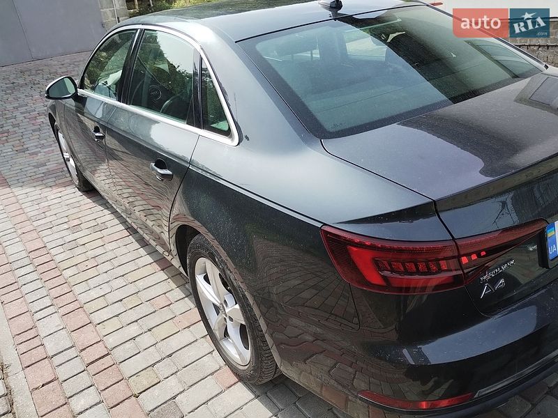 Седан Audi A4 2019 в Львові