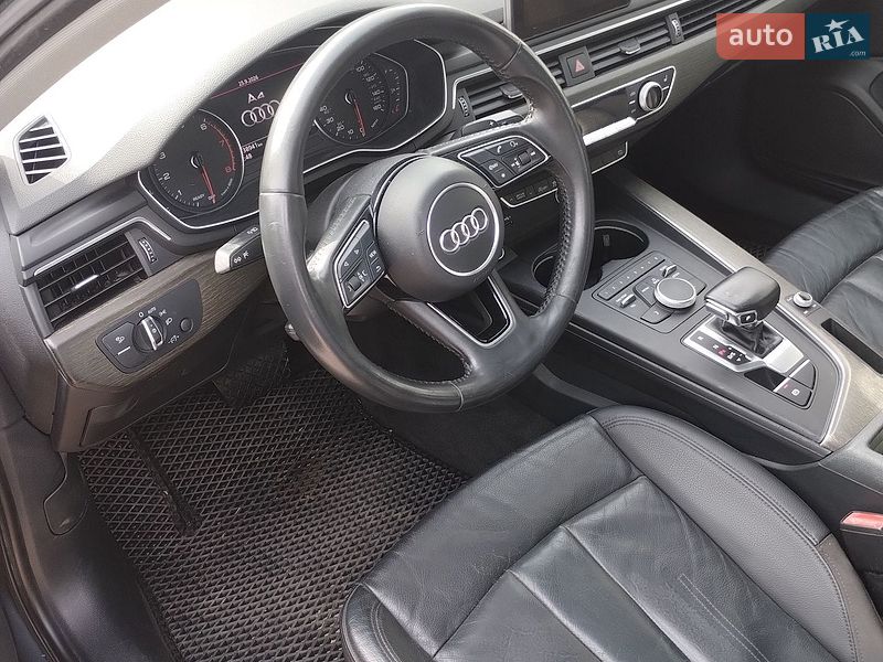 Седан Audi A4 2019 в Львові