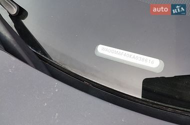 Седан Audi A4 2019 в Львові