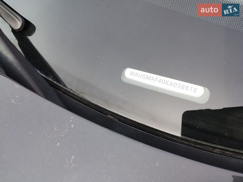 Седан Audi A4 2019 в Львові