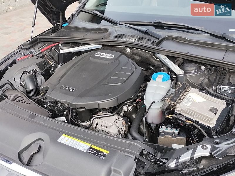 Седан Audi A4 2019 в Львові