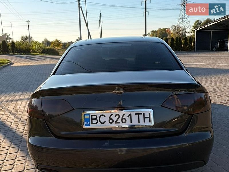 Седан Audi A4 2010 в Львові