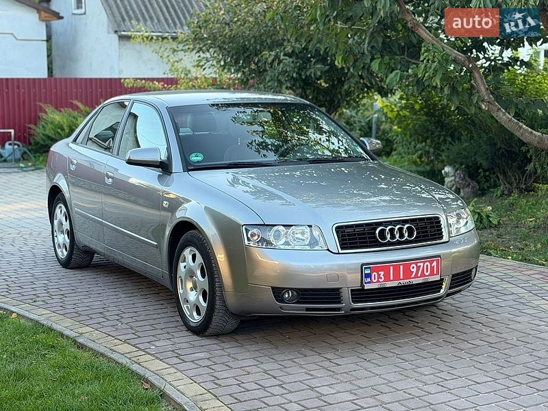 Седан Audi A4 2004 в Вишневце