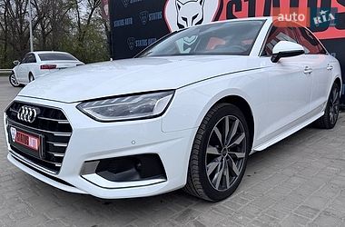 Седан Audi A4 2023 в Виннице