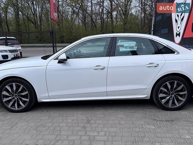 Седан Audi A4 2023 в Вінниці