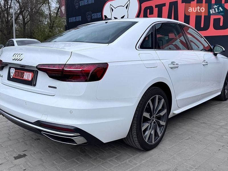 Седан Audi A4 2023 в Вінниці