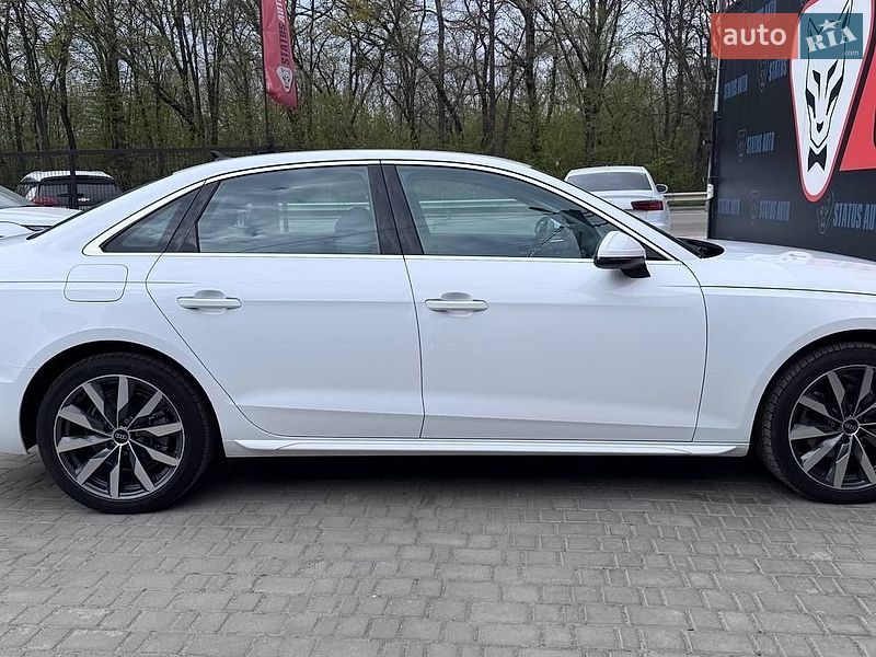 Седан Audi A4 2023 в Вінниці