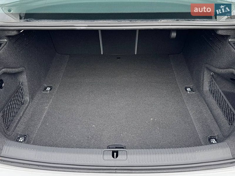 Седан Audi A4 2023 в Вінниці