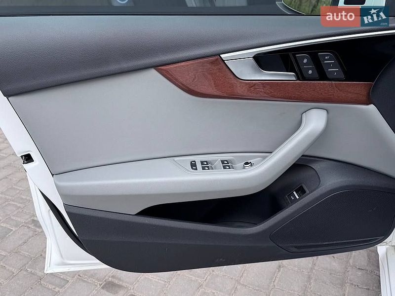 Седан Audi A4 2023 в Вінниці