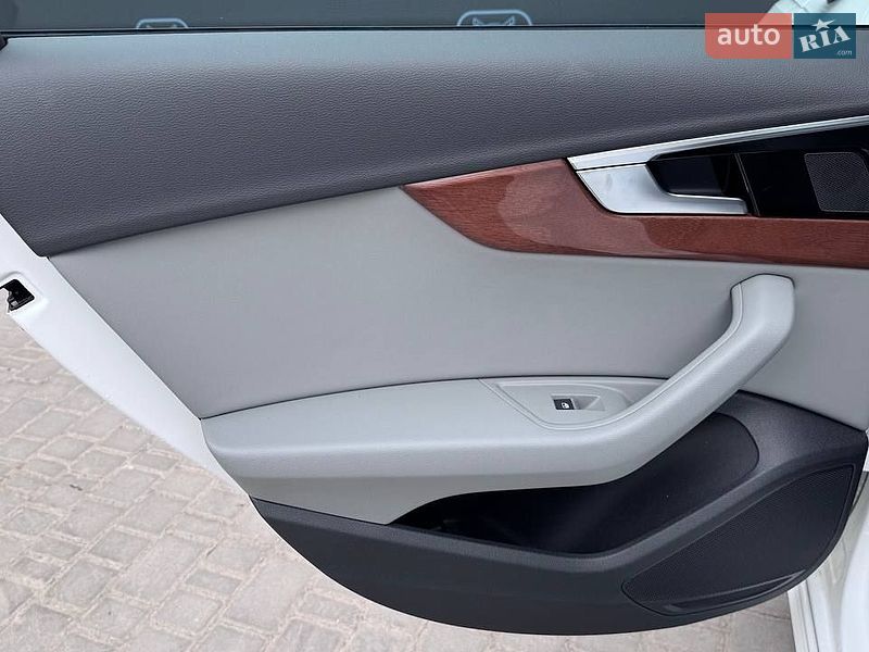 Седан Audi A4 2023 в Вінниці