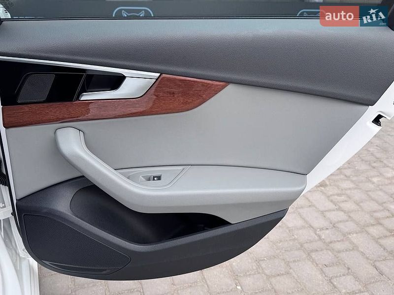 Седан Audi A4 2023 в Вінниці