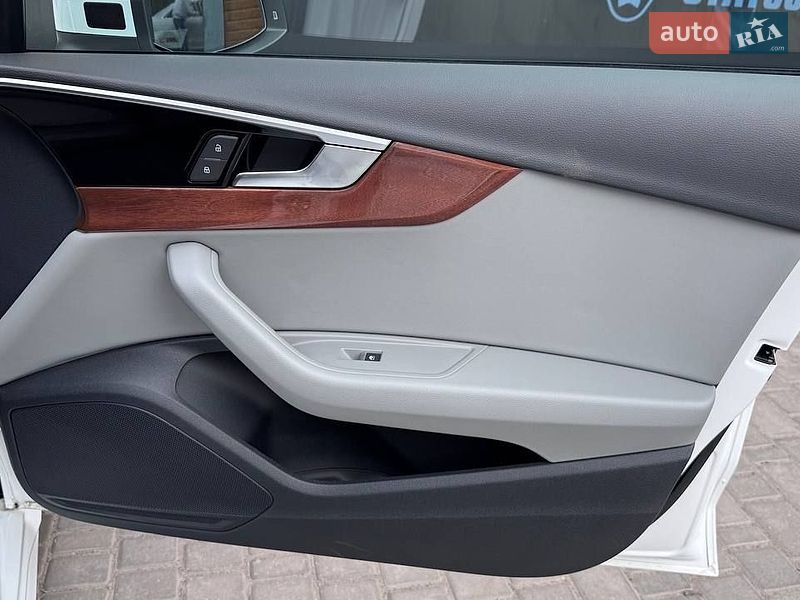 Седан Audi A4 2023 в Вінниці