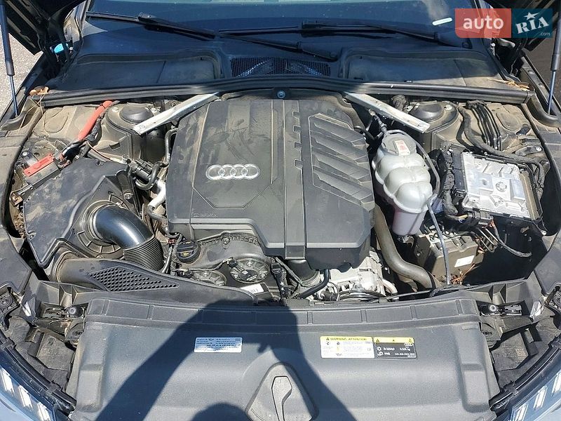 Седан Audi A4 2021 в Киеве