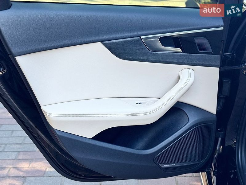 Седан Audi A4 2022 в Вінниці