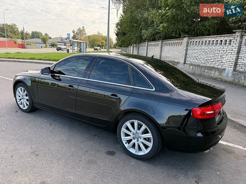 Седан Audi A4 2014 в Виннице