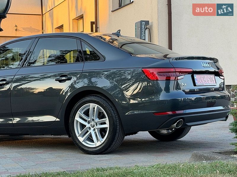 Седан Audi A4 2017 в Стрию